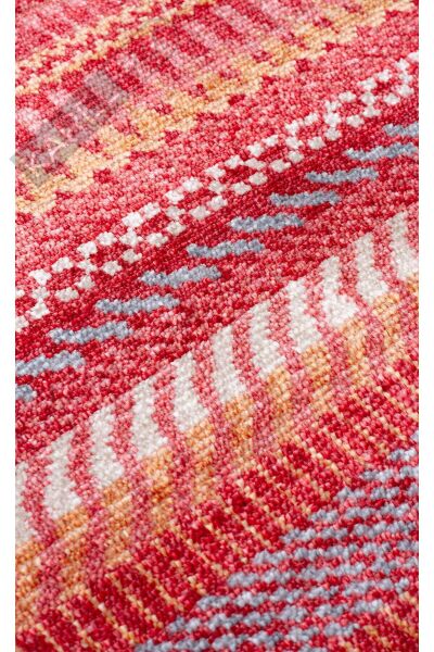 Zara Zr 19 Red Multy Otantik Desenli El Emeği Ile Özel Tezgahlarda Üretilen Modern Uşak Halısı