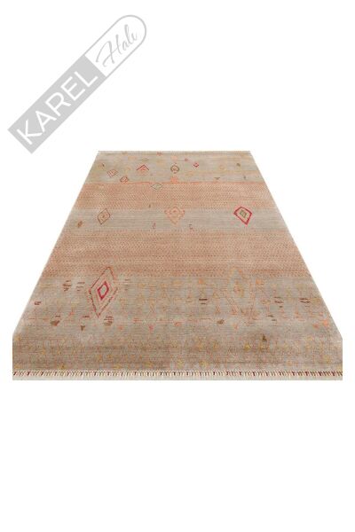 ZARA ZR 15 BEIGE AUTUMN  Otantik Desenli El Emeği İle Özel Tezgahlarda Üretilen Modern Uşak Halısı
