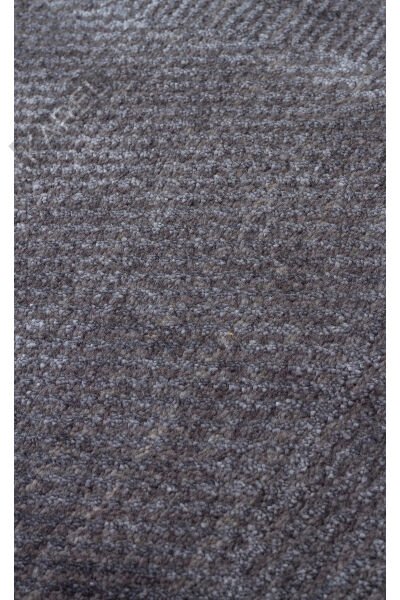 Düz Desenli El Emeği ile Özel Tezgahlarda Üretilen Yün Viskon Tencel Uşak Halısı