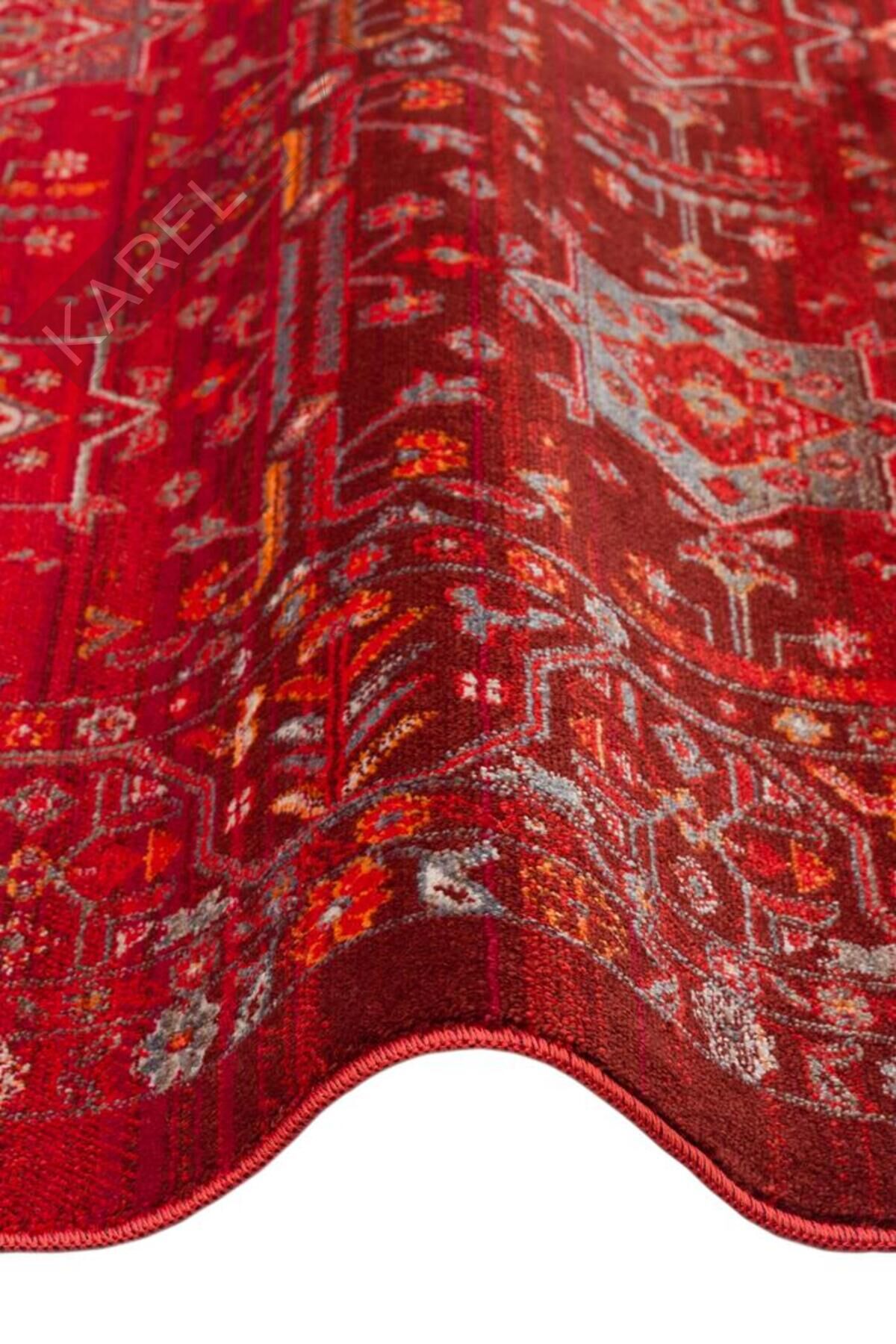 PIETRA PTA 21 RED Sıcak Renk Tonlarını Etnik Desenler ile Buluşturan Yumuşak Tuşeli Makine Halısı