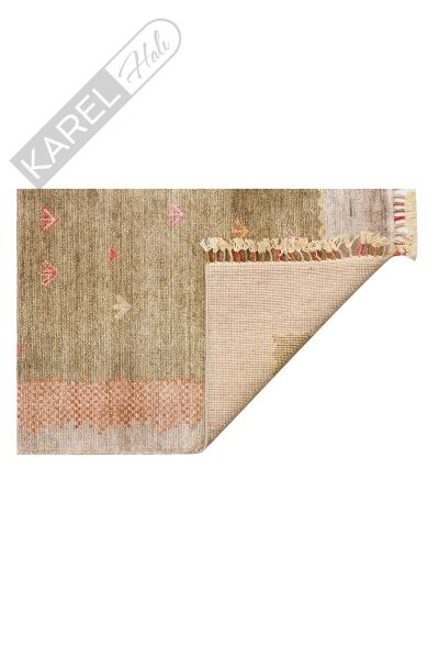 Zara Zr 07 Beige Autumn Otantik Desenli El Emeği Ile Özel Tezgahlarda Üretilen Modern Uşak Halısı